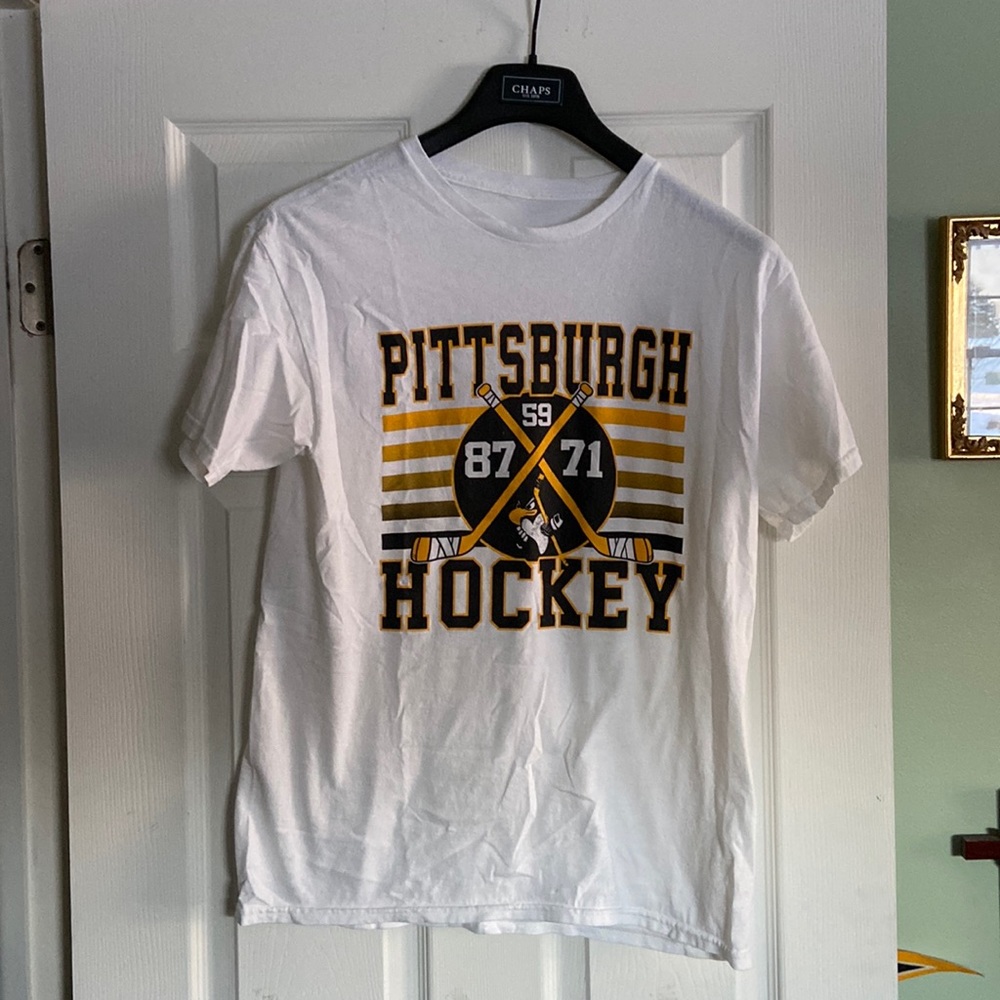 87 59 71 Pittsburgh Hockey T-Shirt